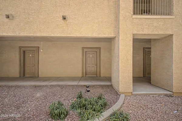 $309,000 | 920 East Devonshire Avenue, Unit 2024, Phoenix, AZ 85014