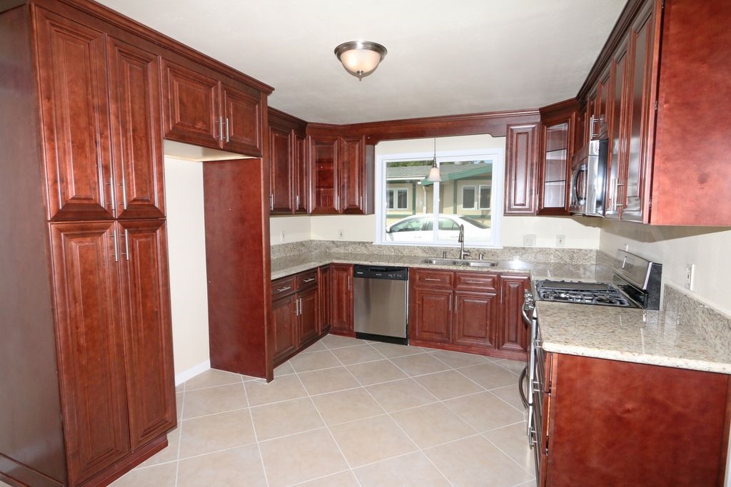 14130 Halper Road Poway, CA 92064 - Photo 3 of 18 New Remodeled Kitchen, granite Counter tops, New Appliances