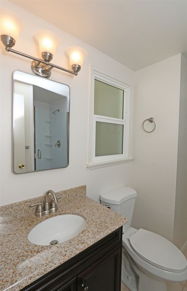 14130 Halper Road Poway, CA 92064 - Photo 4 of 18 New Remodeled Bathrooms