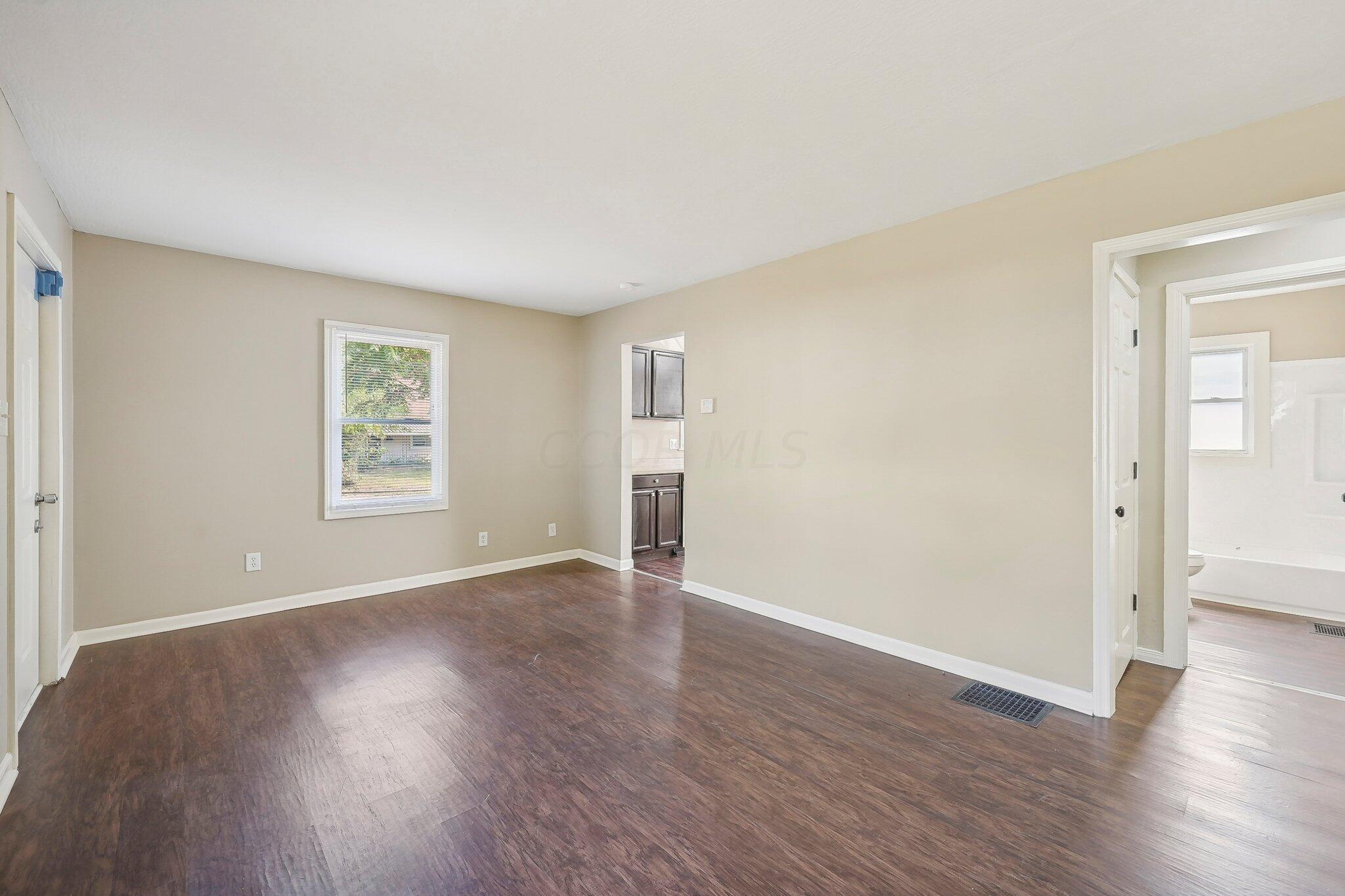 2264 Delbert Road Columbus, OH 43211 - Photo 13 of 26 Delbert Rd-010
