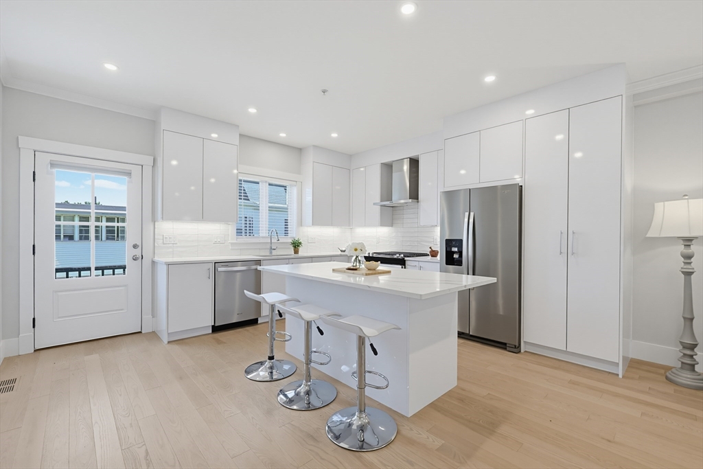 29 Cherry Street, Unit 3 Waltham, MA 02453 - Photo 10 of 41