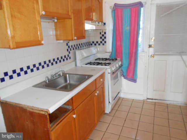 3914 Ednor Road Baltimore, MD 21218 - Photo 4 of 10 Kitchen