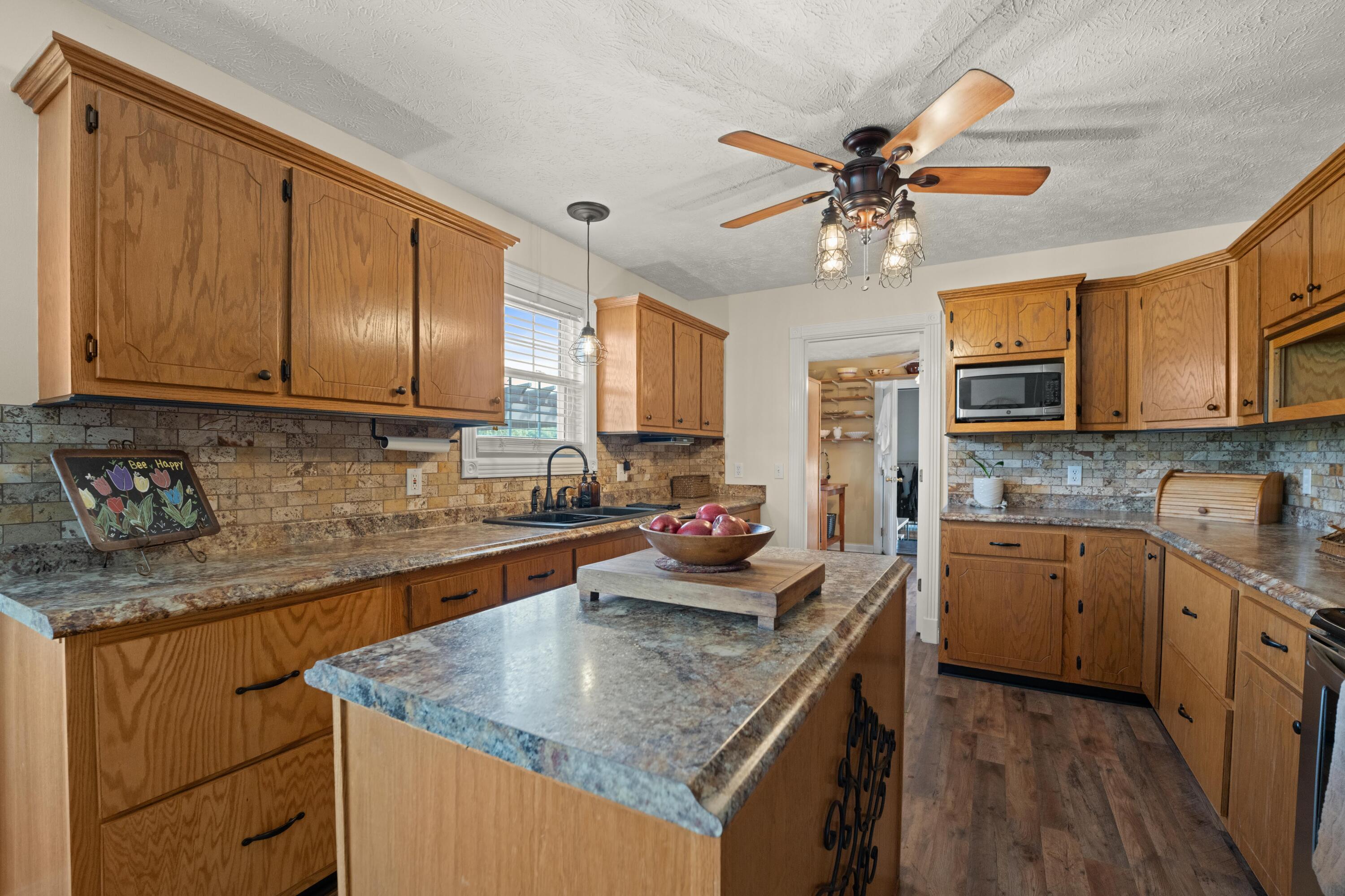 115 Main Street Pikeville, TN 37367 - Photo 18 of 76 DSC01341