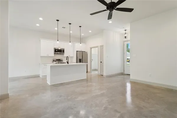 $1,900 | 2120 Robin Street, Slidell, LA 70460