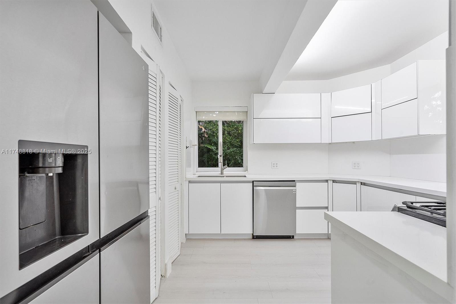 600 Surfside Boulevard Surfside, FL 33154 - Photo 21 of 62