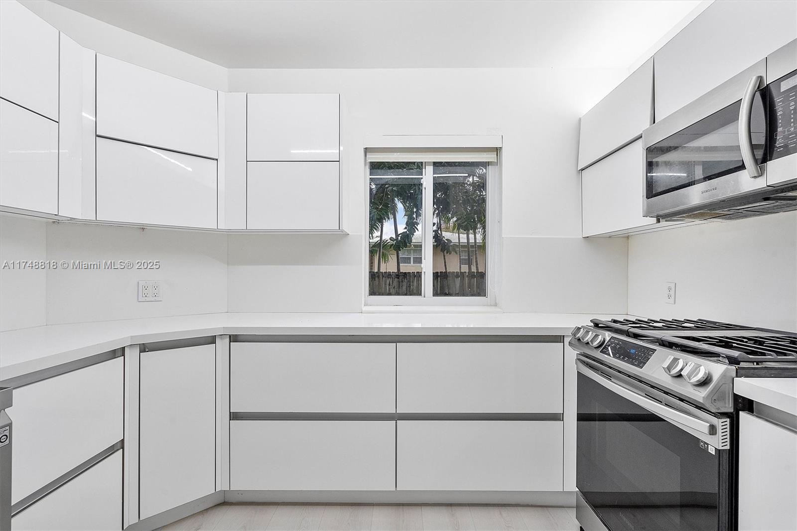 600 Surfside Boulevard Surfside, FL 33154 - Photo 23 of 62