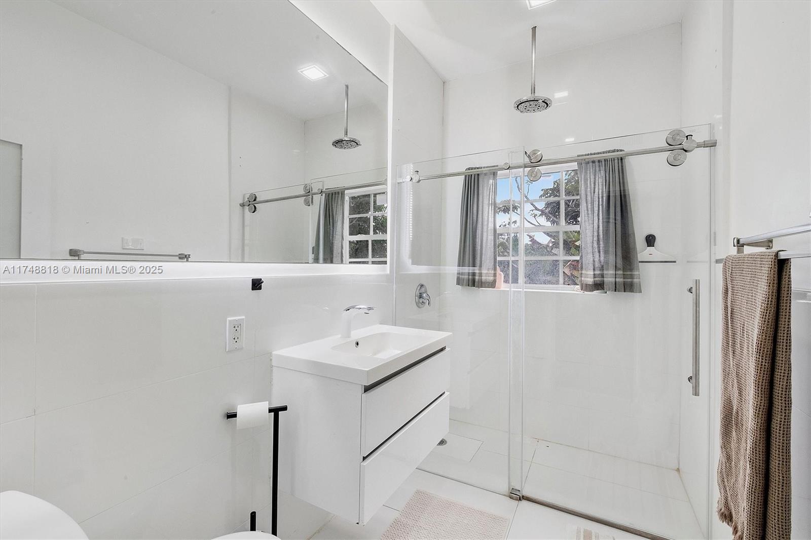 600 Surfside Boulevard Surfside, FL 33154 - Photo 33 of 62