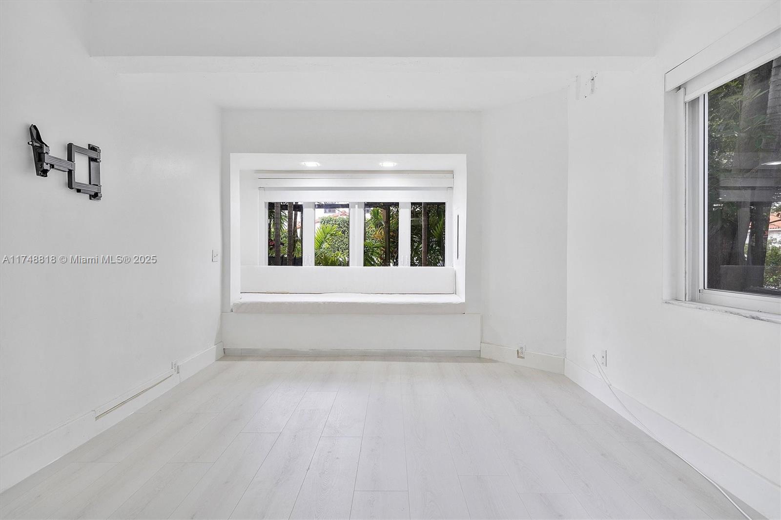 600 Surfside Boulevard Surfside, FL 33154 - Photo 34 of 62