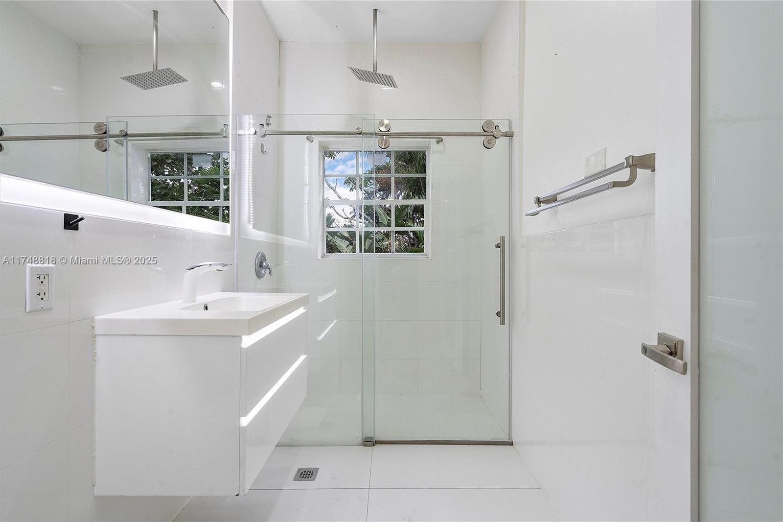 600 Surfside Boulevard Surfside, FL 33154 - Photo 43 of 62