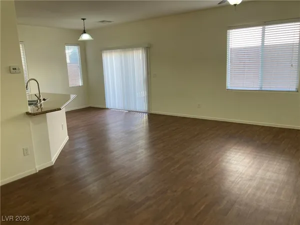 $2,100 | 9532 Knopfler Lane, Las Vegas, NV 89148