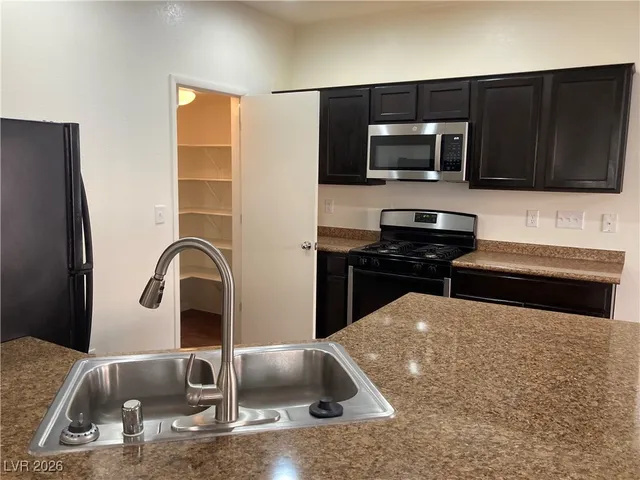 $2,200 | 9532 Knopfler Lane, Las Vegas, NV 89148