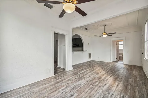 $3,900 | 1913 West Lemon Street, Tampa, FL 33606