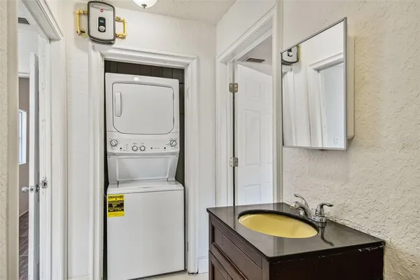 $3,900 | 1913 West Lemon Street, Tampa, FL 33606