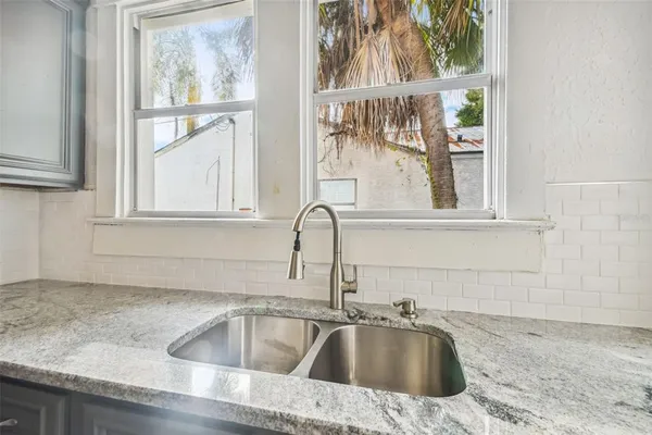 $3,900 | 1913 West Lemon Street, Tampa, FL 33606