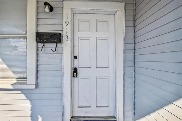 $3,900 | 1913 West Lemon Street, Tampa, FL 33606