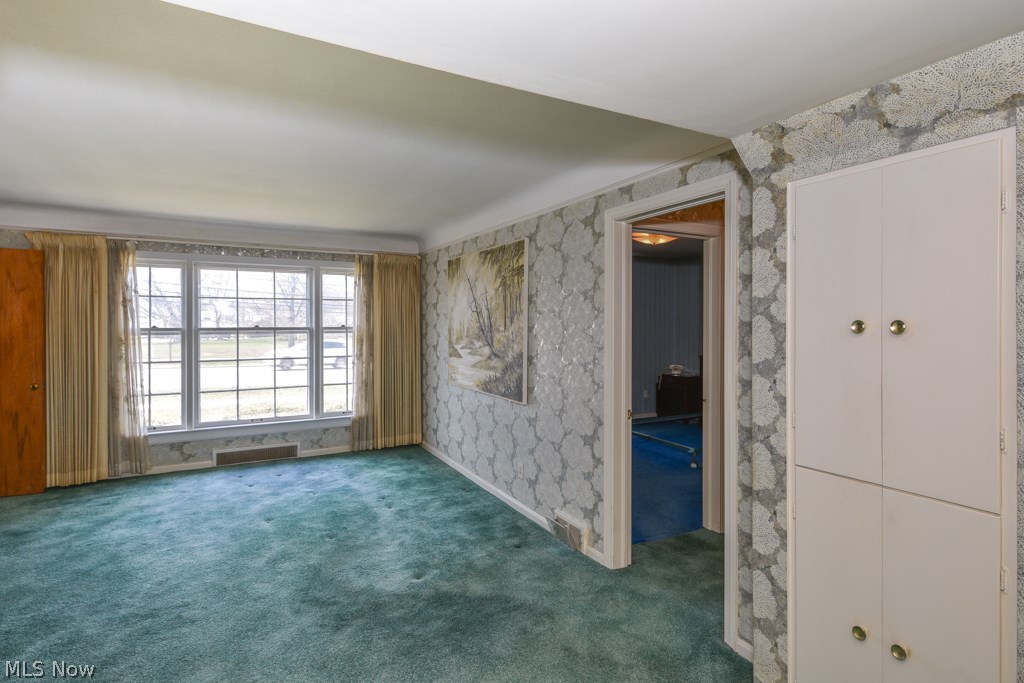 2215 South Green Road University Heights, OH 44121 - Photo 8 of 24