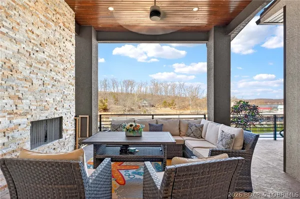 $1,869,000 | 425 Waterside Drive, Camdenton, MO 65020