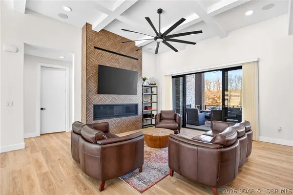 $1,869,000 | 425 Waterside Drive, Camdenton, MO 65020