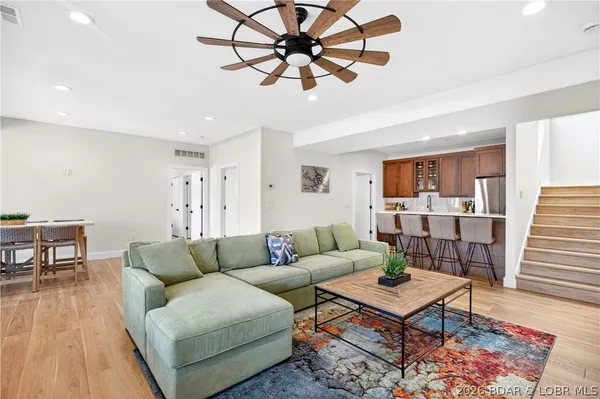 $1,869,000 | 425 Waterside Drive, Camdenton, MO 65020