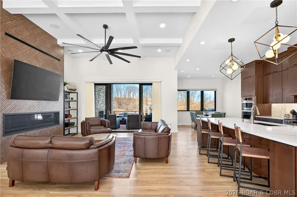 $1,699,000 | 425 Waterside Drive, Camdenton, MO 65020