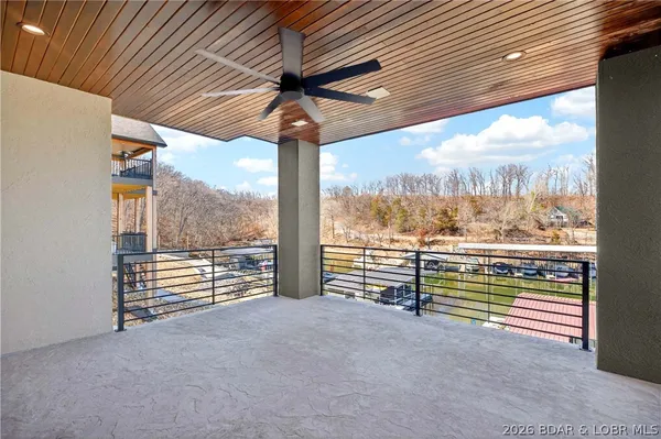 $1,869,000 | 425 Waterside Drive, Camdenton, MO 65020