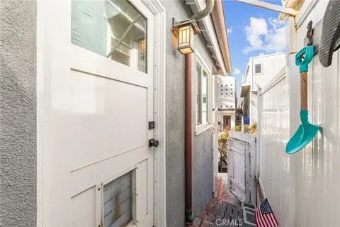 $10,900 | 112 36th Street, Manhattan Beach, CA 90266