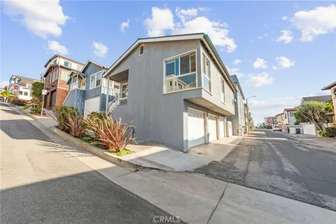 $9,000 | 112 36th Street, Manhattan Beach, CA 90266
