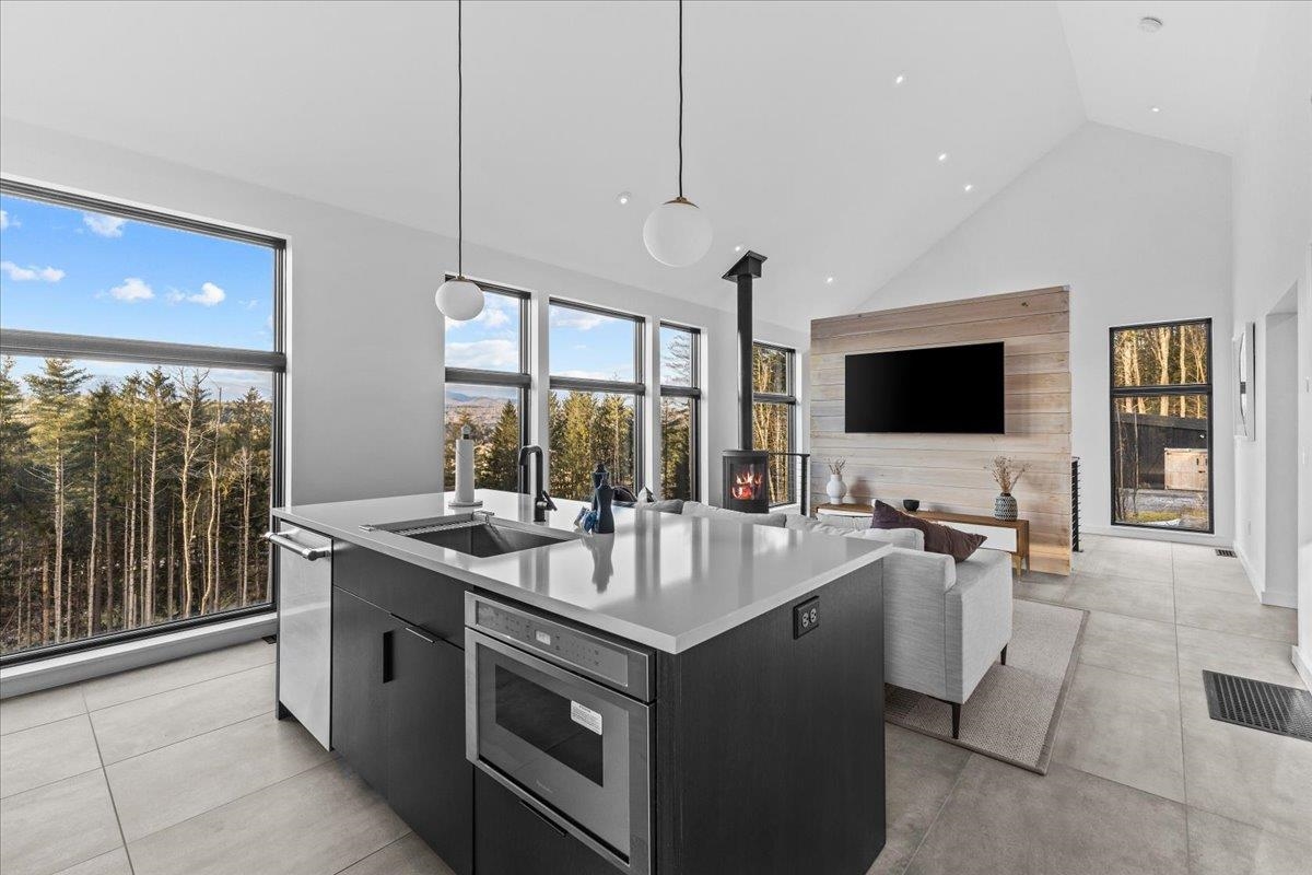 129 Eloise Lane, Unit B Stowe, VT 05672 - Photo 18 of 42