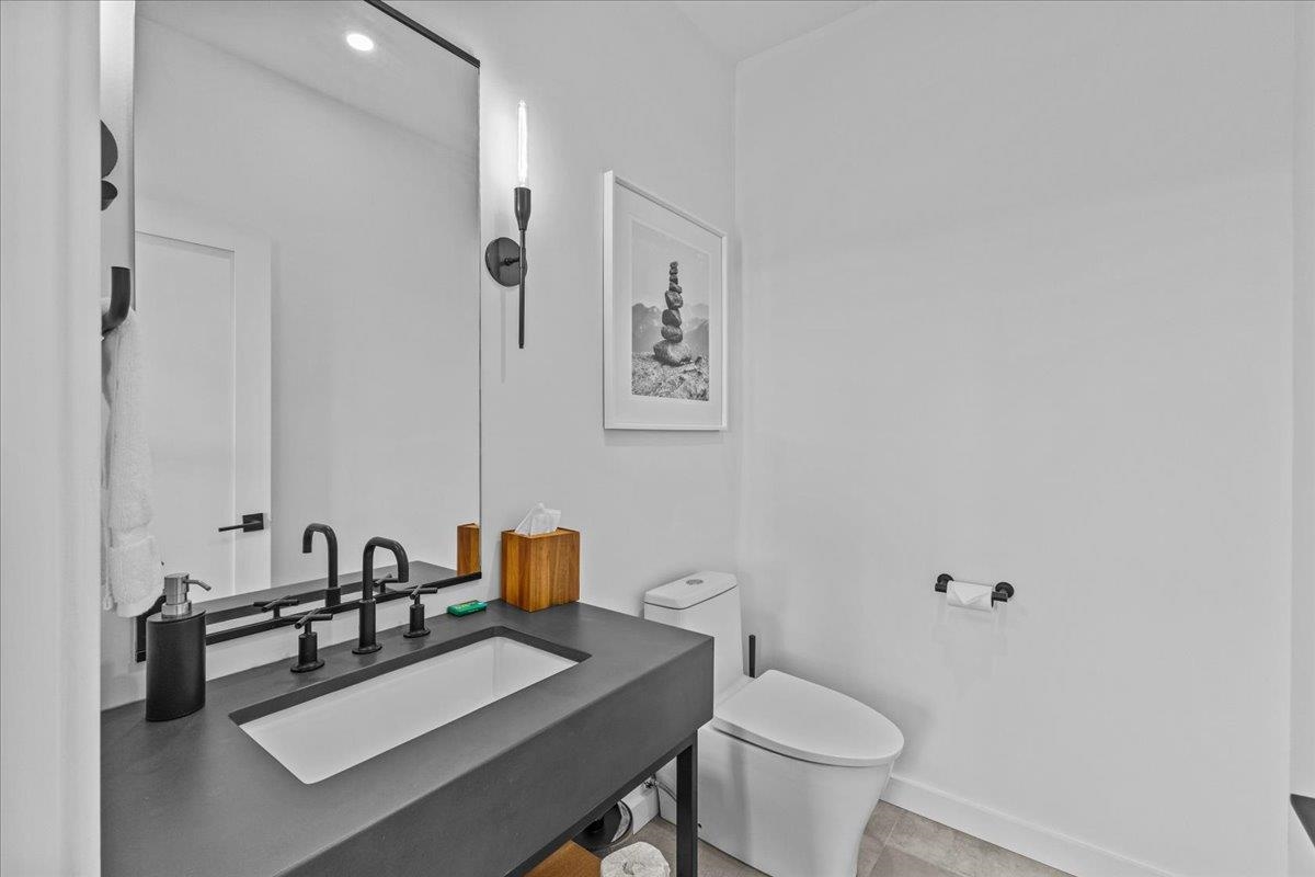 129 Eloise Lane, Unit B Stowe, VT 05672 - Photo 22 of 42