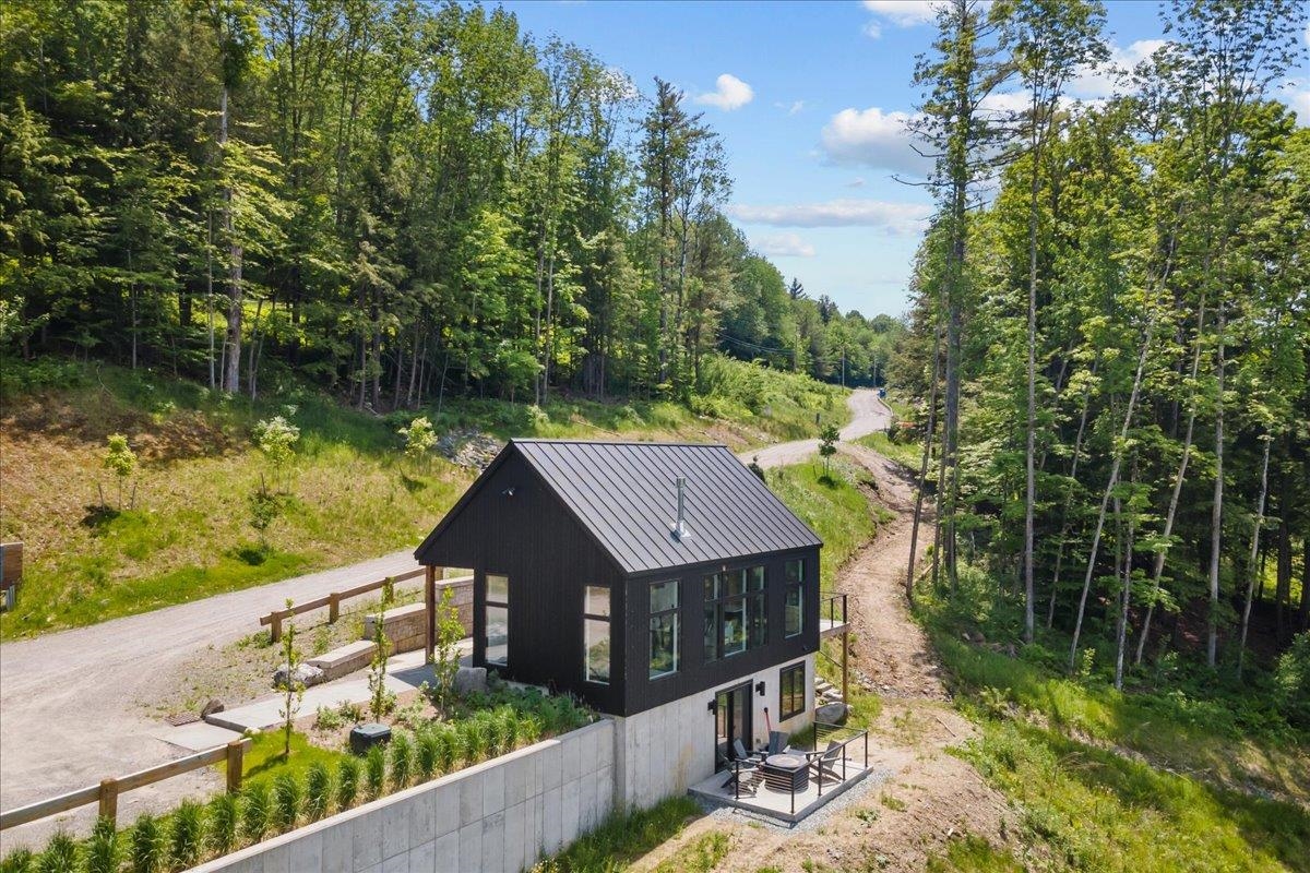 129 Eloise Lane, Unit B Stowe, VT 05672 - Photo 6 of 42