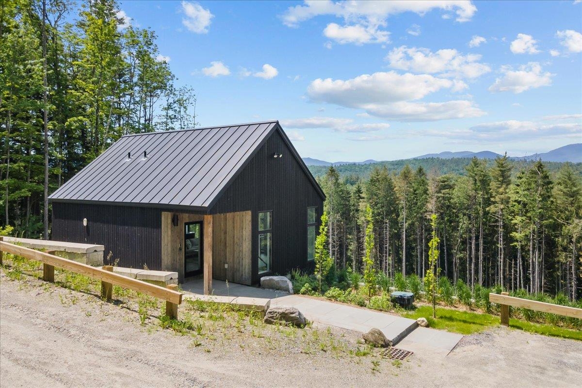 129 Eloise Lane, Unit B Stowe, VT 05672 - Photo 8 of 42