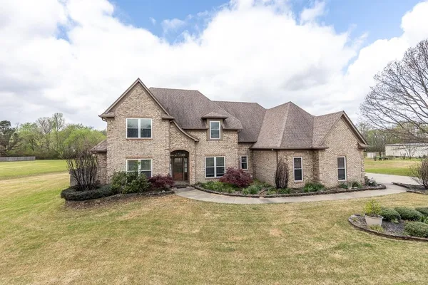 $560,000 | 475 Crooked Creek Drive, Oakland, TN 38060