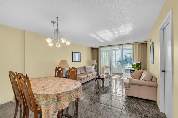 $89,999 | 4850 Northwest 29th Court, Unit 221, Lauderdale Lakes, FL 33313
