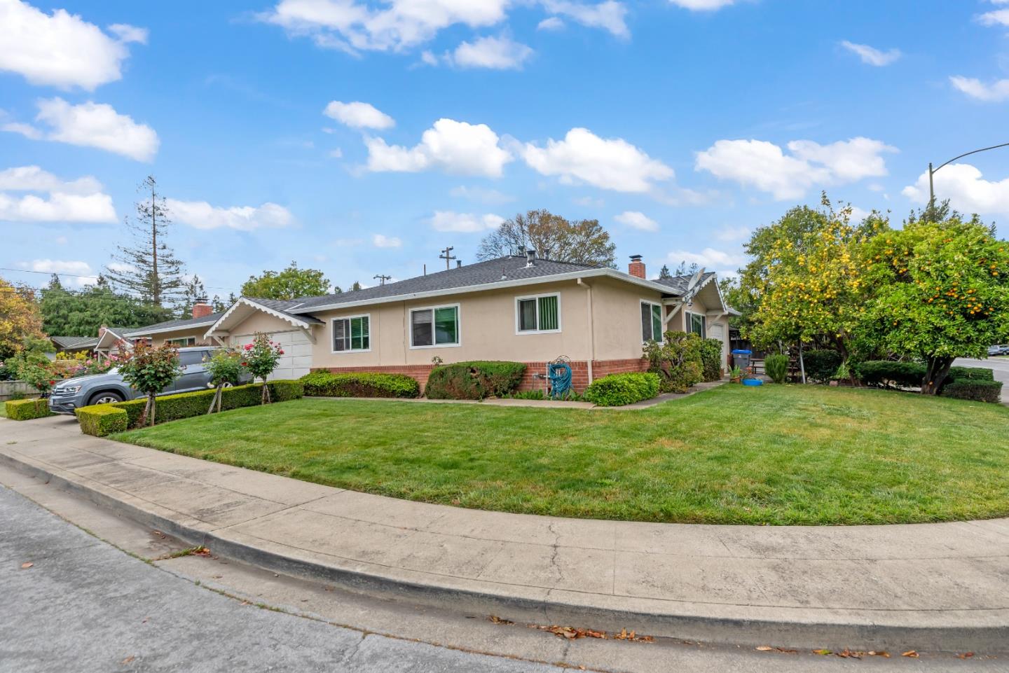 1010 Williams Way Mountain View, CA 94040 - Photo 16 of 26 a view of a backyard of the house