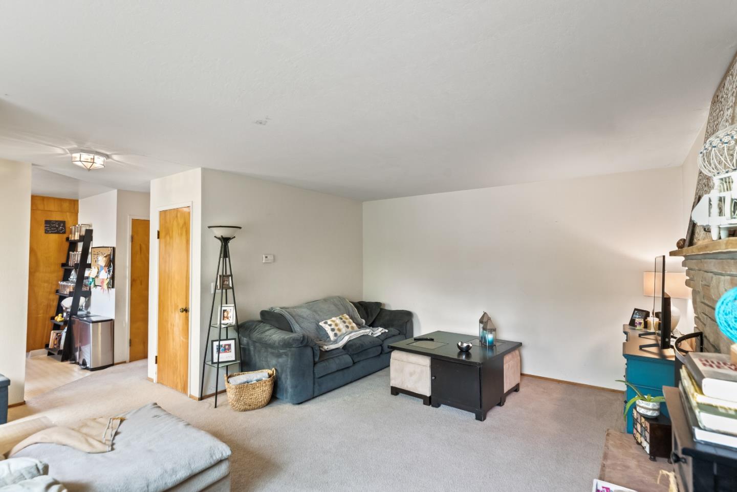 1010 Williams Way Mountain View, CA 94040 - Photo 19 of 26 a living room with furniture and a flat screen tv