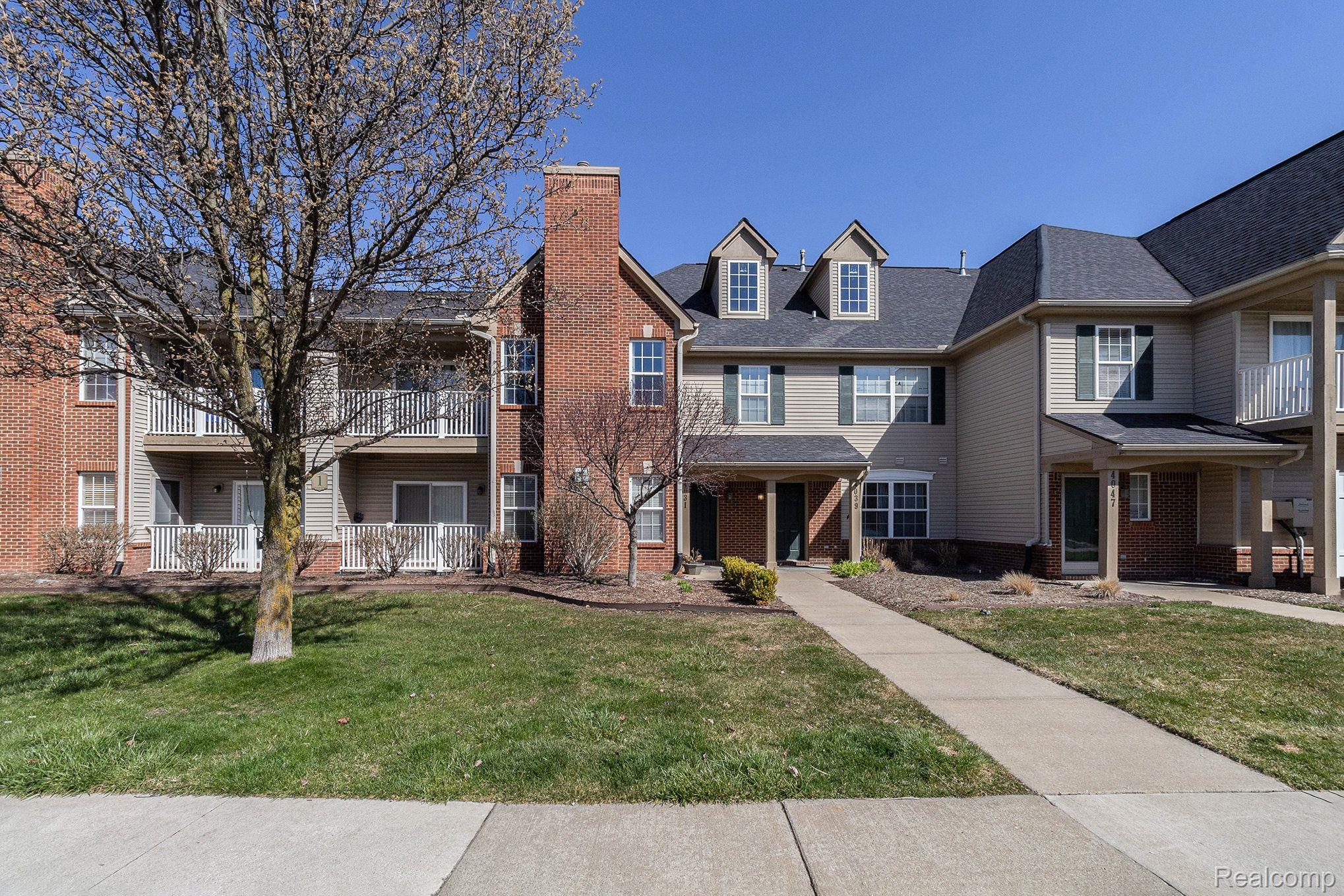 4039 Hampton Ridge Boulevard Howell, MI 48843 - Photo 2 of 27 Gallery Image 2