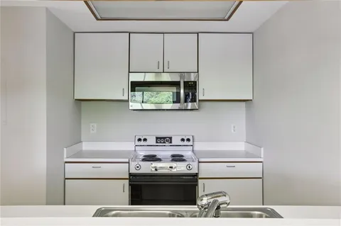 $325,000 | 1130 Piedmont Avenue Northeast, Unit 910, Atlanta, GA 30309