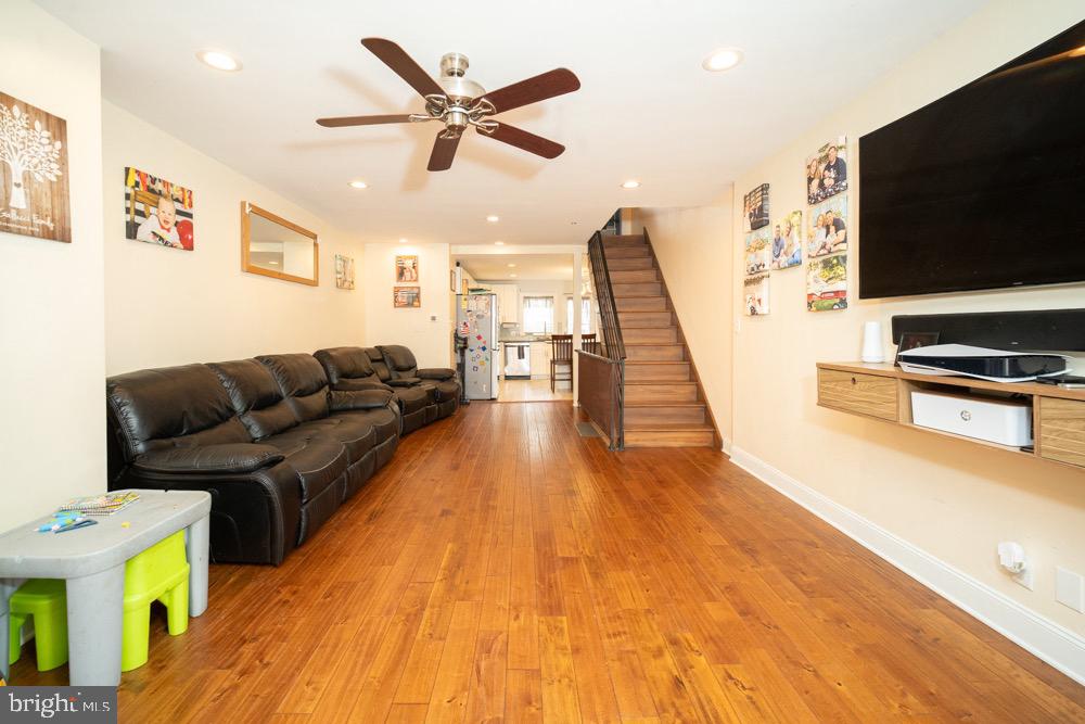 237 Mifflin Street Philadelphia, PA 19148 - Photo 3 of 15 Front Bedroom