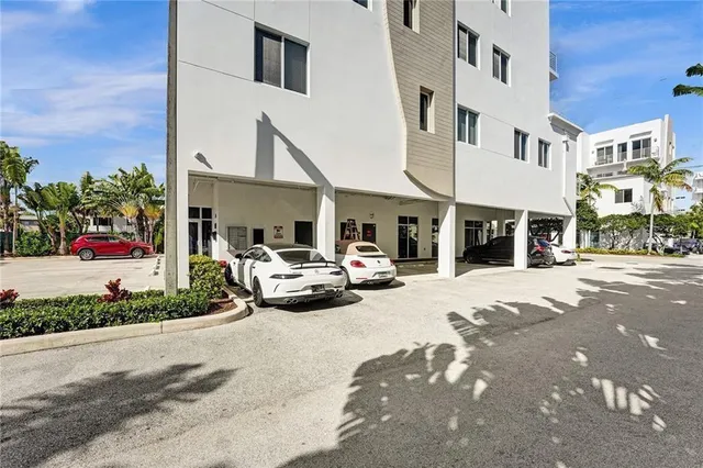 $3,997 | 110 Southeast 2nd Street, Unit 402, Delray Beach, FL 33444