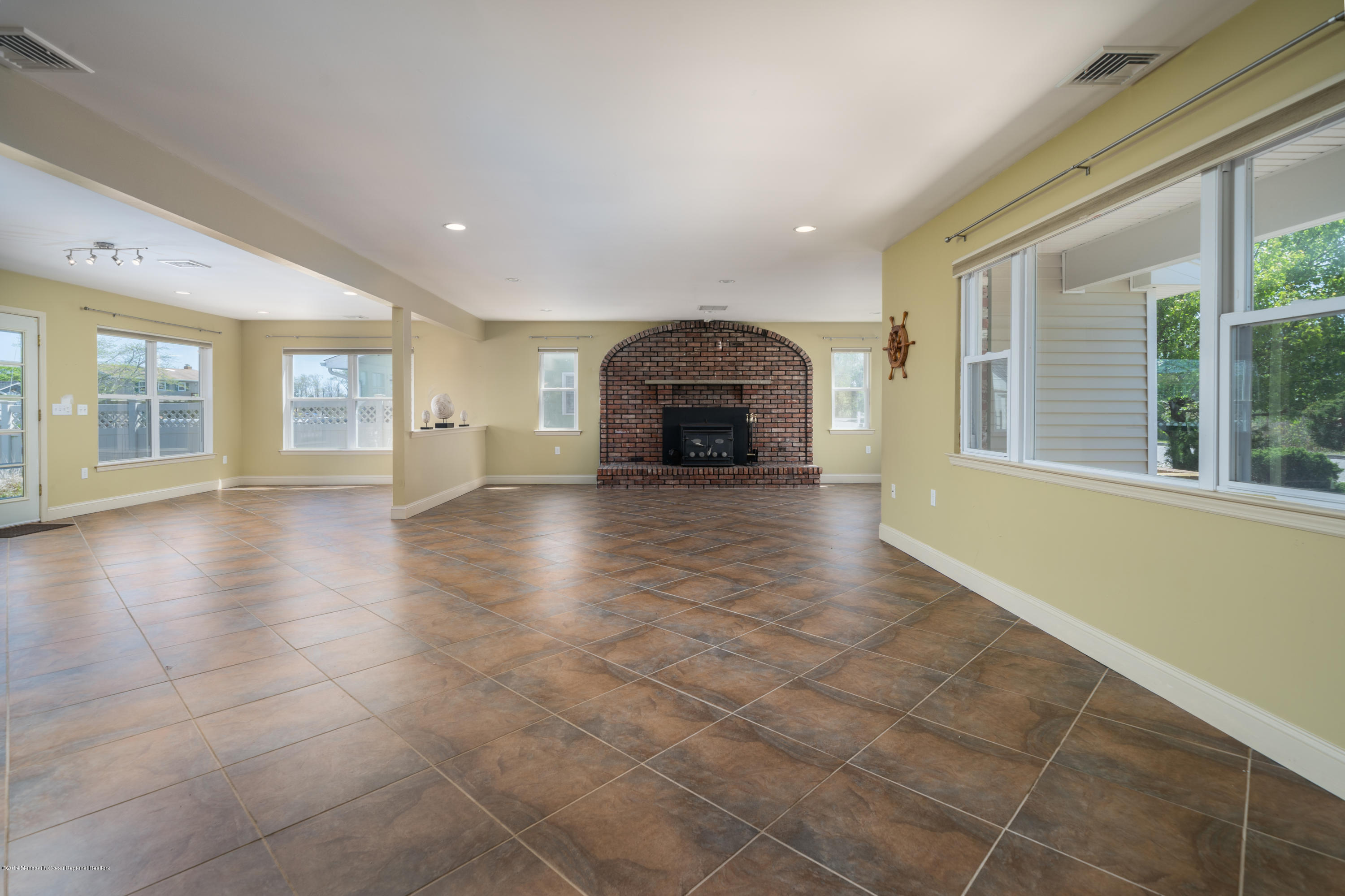 210 Edison Road Barnegat, NJ 08005 - Photo 5 of 28 Living Room