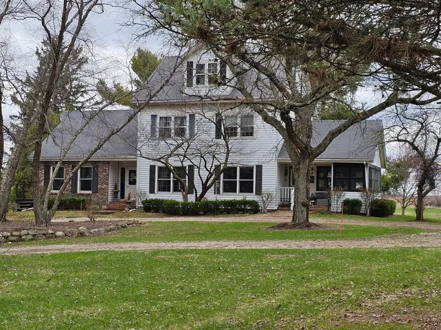 $2,500,000 | 17N753 Widmayer Road, Hampshire, IL 60140