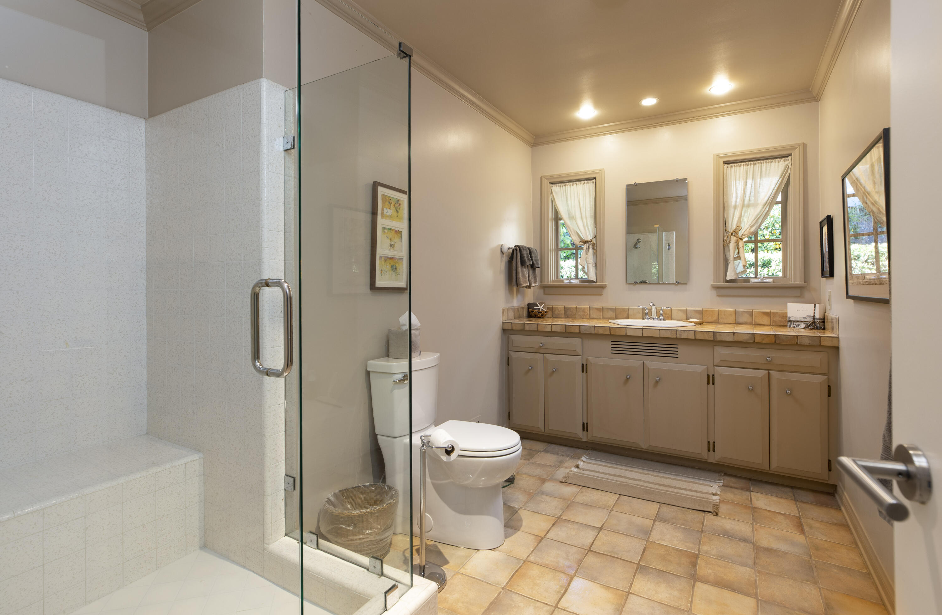 1900 Mission Ridge Road Santa Barbara, CA 93103 - Photo 13 of 20 Bathroom 2