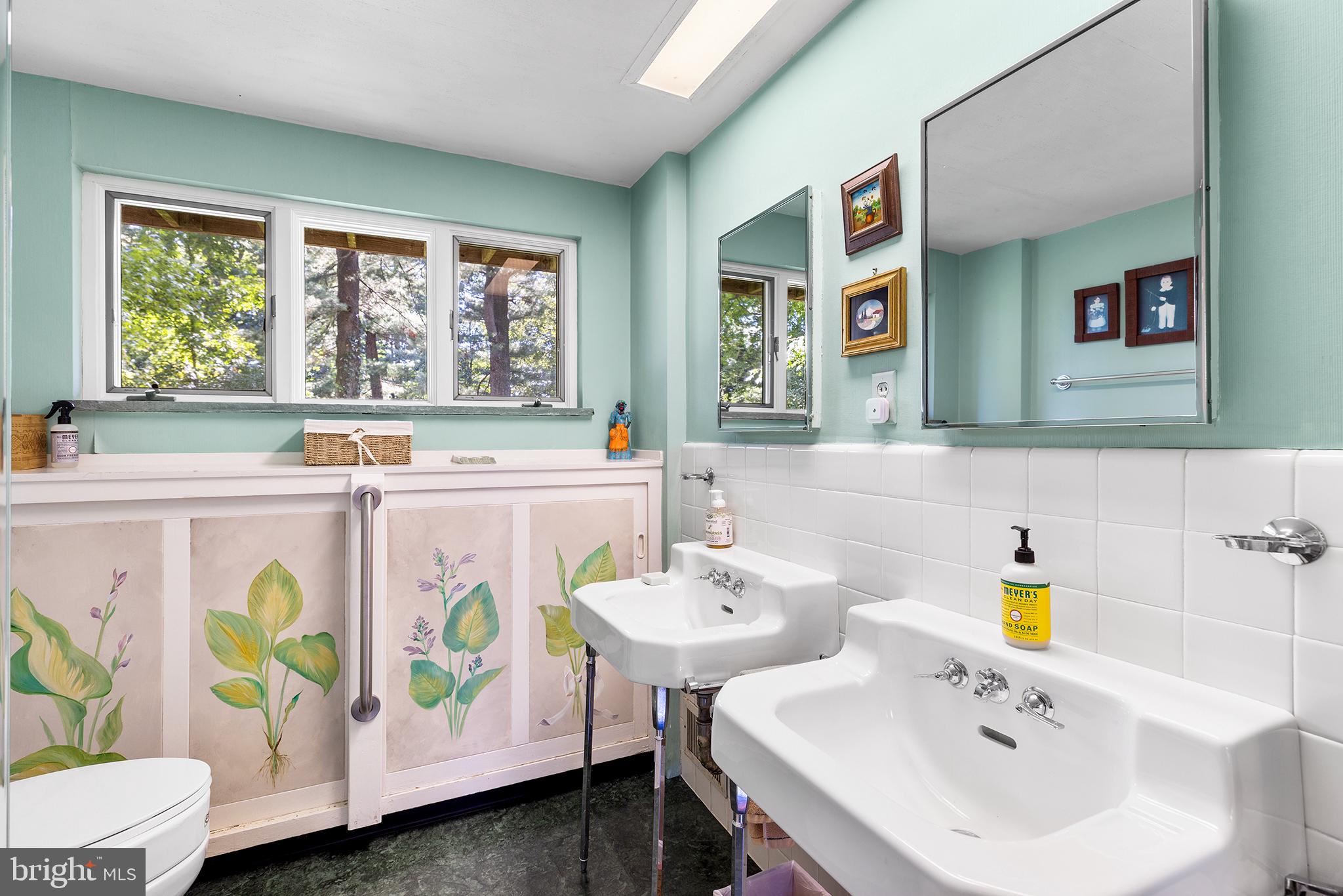 328 Beaumont Road Devon, PA 19333 - Photo 32 of 57 shared hall bath