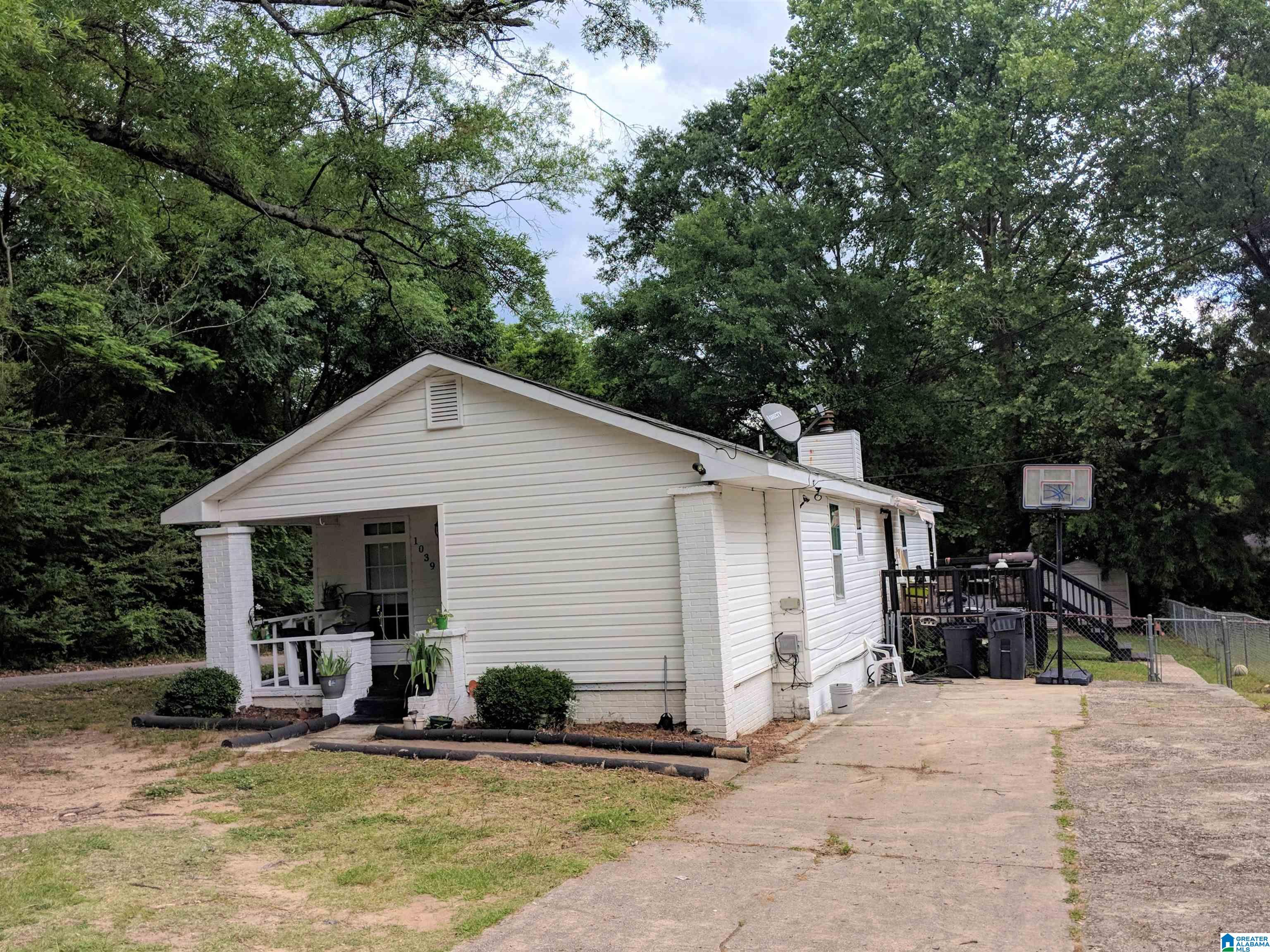 1039 Pine Street Birmingham, AL 35224 - Photo 1 of 27
