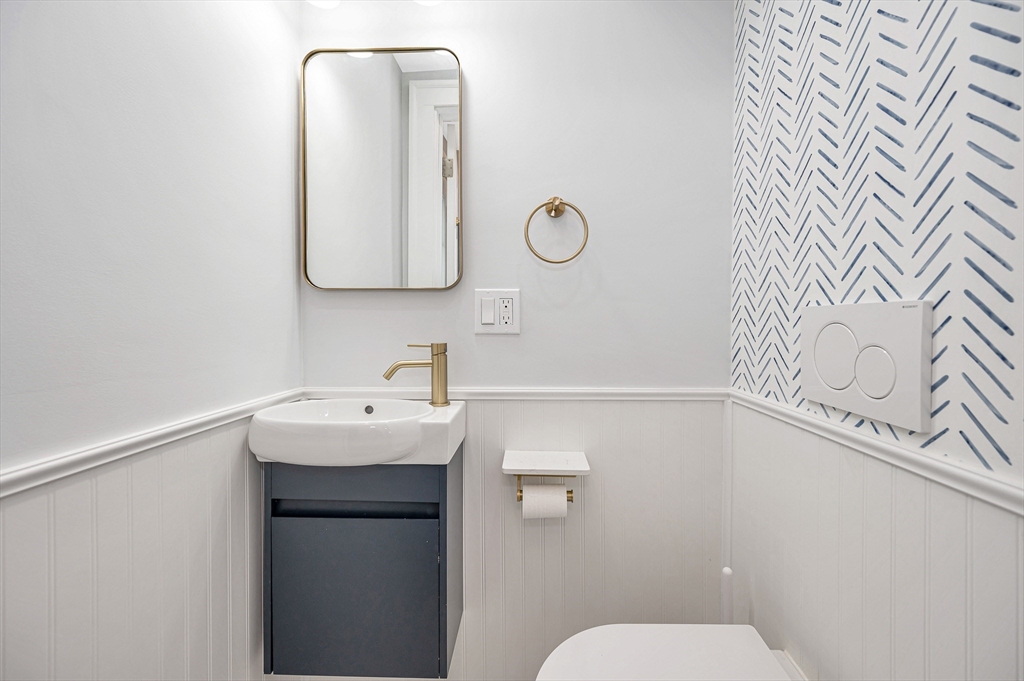 225 Ashcroft Road Medford, MA 02155 - Photo 12 of 32 Gallery Image 12