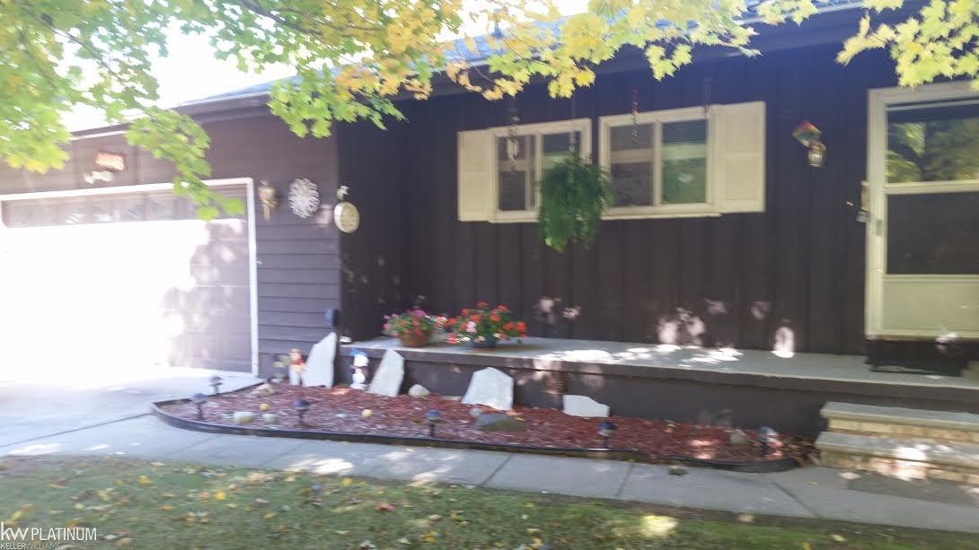 4448 Atkins Road Port Huron, MI 48060 - Photo 5 of 15 31273919-4.JPG