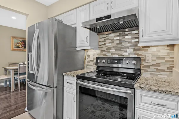 $3,100 | 14 1/2 Fairview Avenue, Unit B3, Norwalk, CT 06850