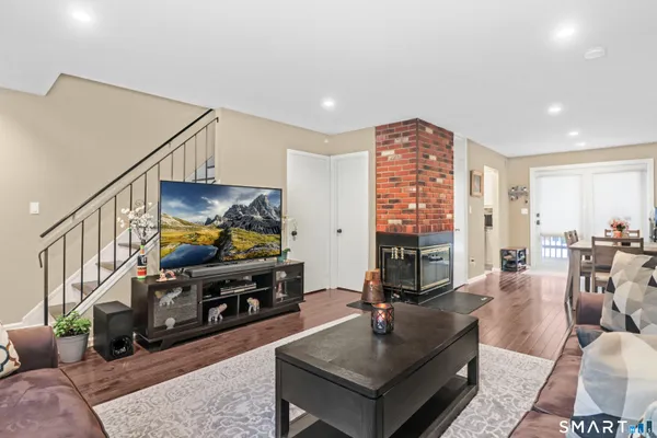 $3,100 | 14 1/2 Fairview Avenue, Unit B3, Norwalk, CT 06850