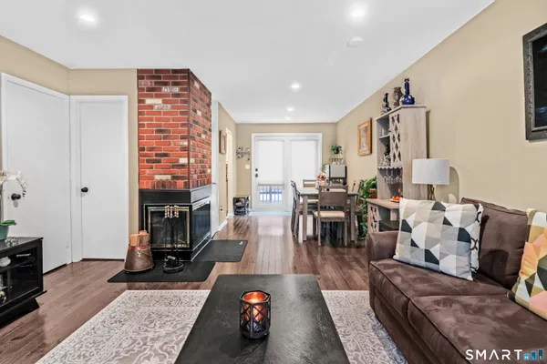 $3,100 | 14 1/2 Fairview Avenue, Unit B3, Norwalk, CT 06850