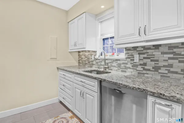 $3,100 | 14 1/2 Fairview Avenue, Unit B3, Norwalk, CT 06850